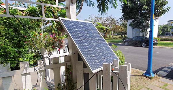 may-bom-nang-luong-mat-troi-minis