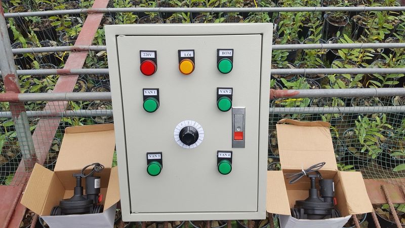 tu_dieu_khien_tuoi_hen_gio_tu_dong_lz4v__1_bom_4_van_tu1 tu_dieu_khien_tuoi_hen_gio_tu_dong_lz4v__1_bom_4_van_tu1