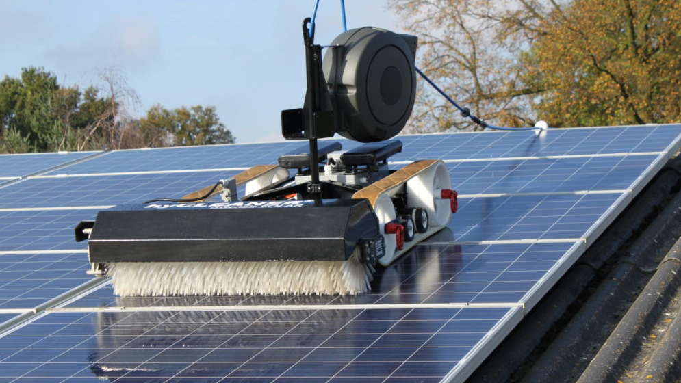 vi-sao-nen-su-dung-may-rua-pin-nang-luong-mat-troi