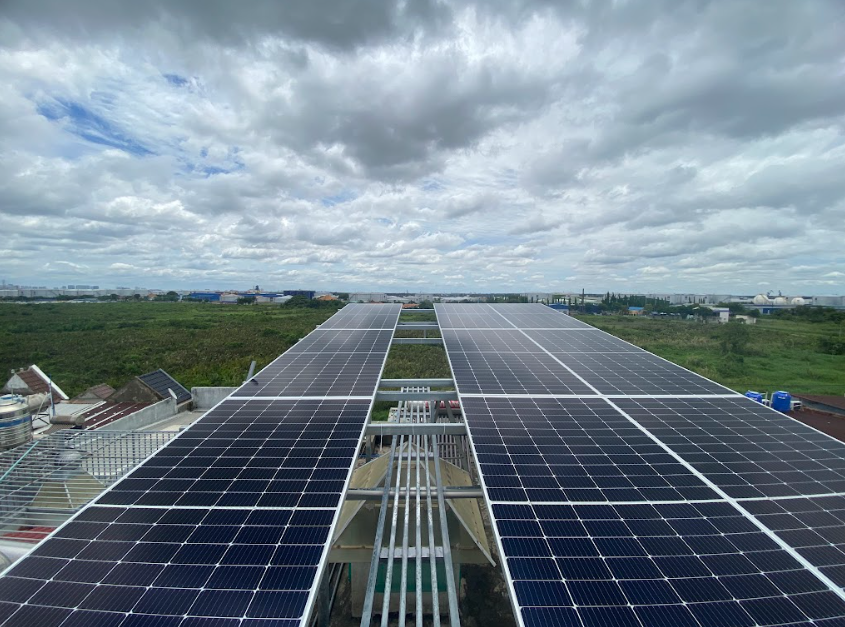 Tấm pin lắp đặt hoàn thành