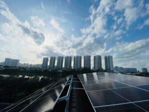 du-an-dien-mat-troi-bam-tai-21-5kwp-3-pha-van-phong-phuong-binh-trung-tay-tp-ho-chi-minh (4)