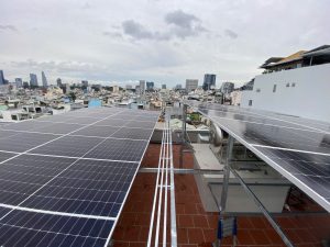 lap-dat-he-thong-dien-nang-luong-mat-troi-bam-tai-3-pha-245kwp-tai-vuon-chuoi-quan-3-tp-ho-chi-minh